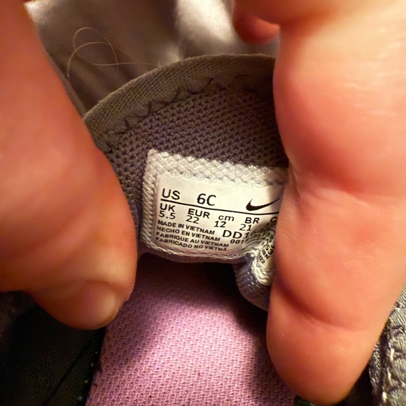 Toddler Nike 270s - Picture 4 of 5